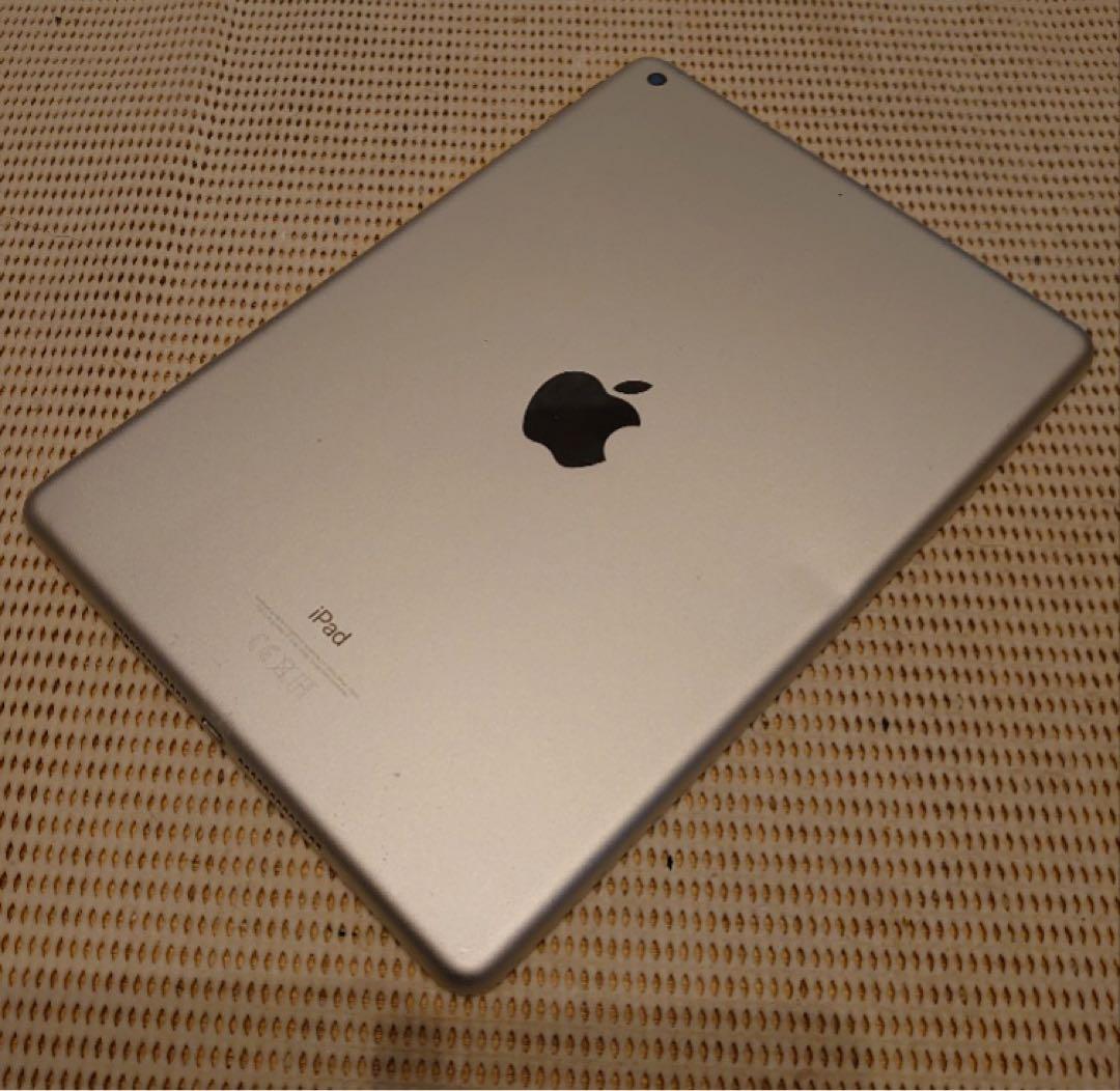 完動品iPad第6世代(A1893)本体128GBシルバー送料込RJF8N