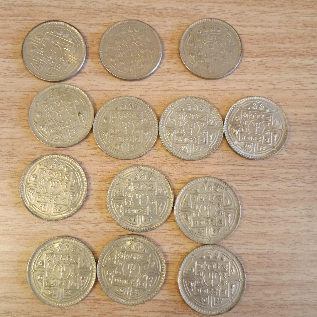 ネパール銀貨を含む品位33%