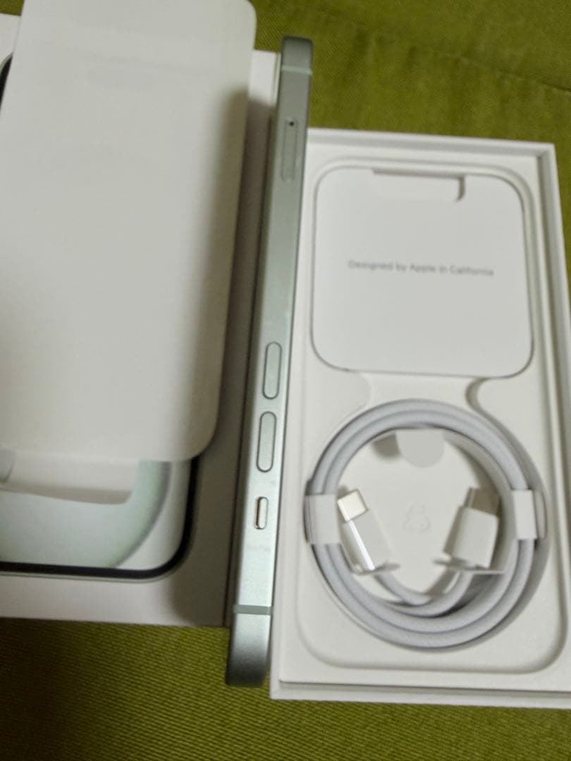 iPhone15 グリーン 128GB SIMフリー