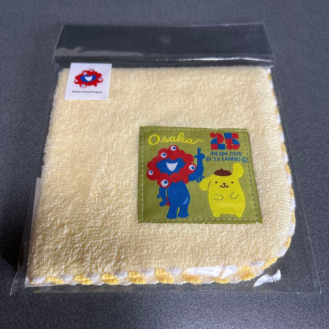 ミャクミャク✖︎キティちゃん✖︎シナモン　サンリオ　　ハンカチ 約25cm✖︎25㎝