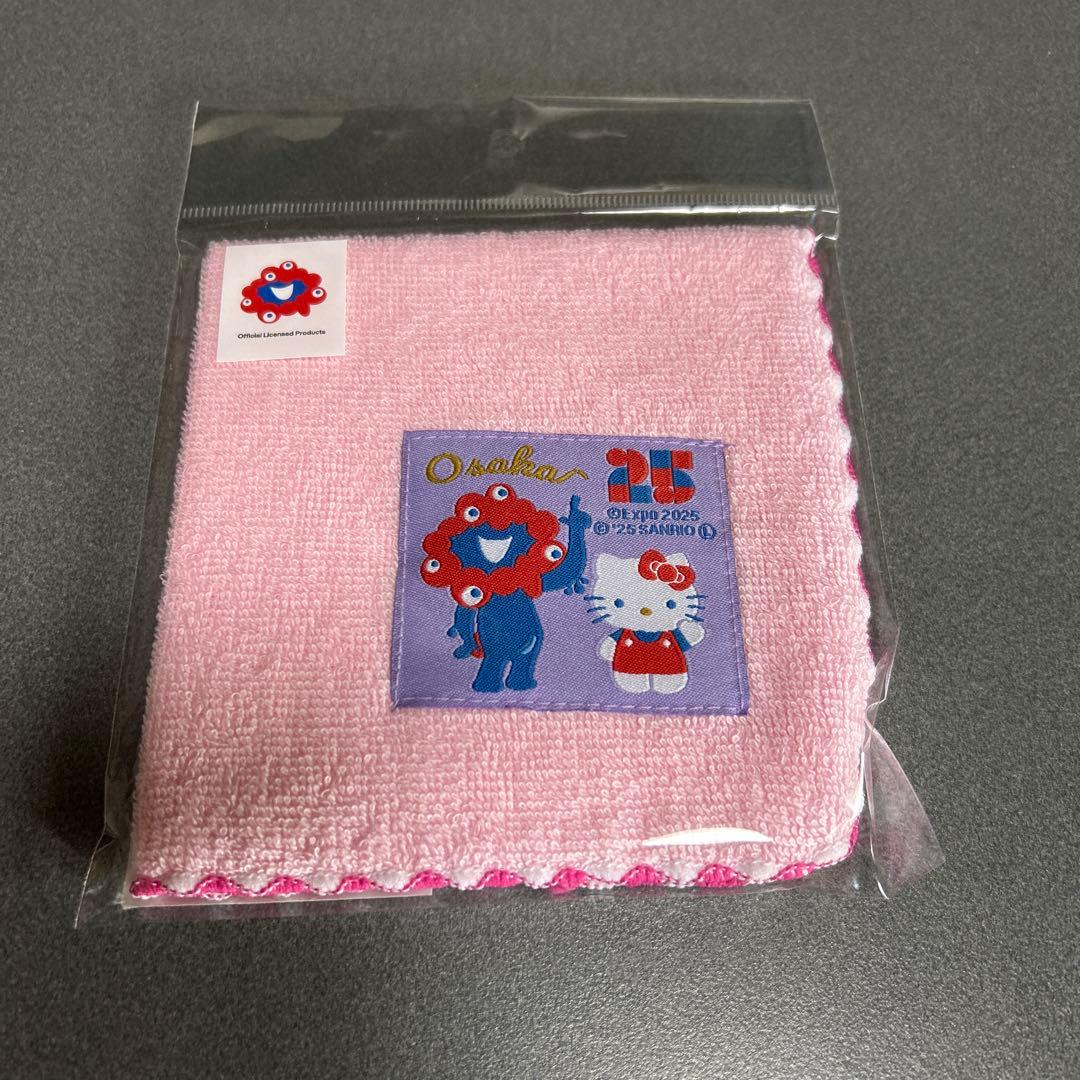 ミャクミャク✖︎キティちゃん✖︎シナモン　サンリオ　　ハンカチ 約25cm✖︎25㎝