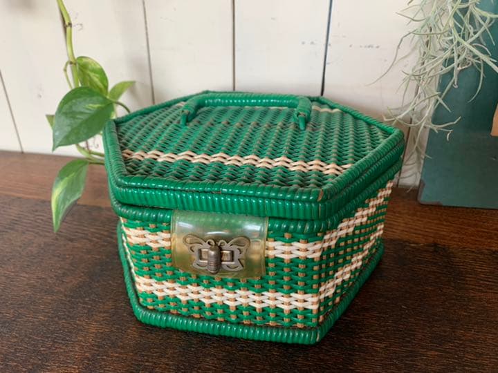 タイムセール　クラシカル　裁縫箱　昭和レトロ　ビンテージ　小物入れ　 籐　宝石箱