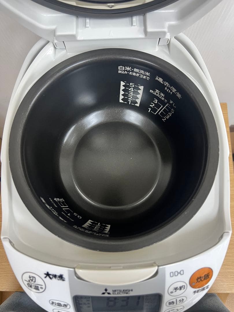 三菱電機 IH炊飯器 1.0L（約5.5合）NJ-NH106-W2018年製