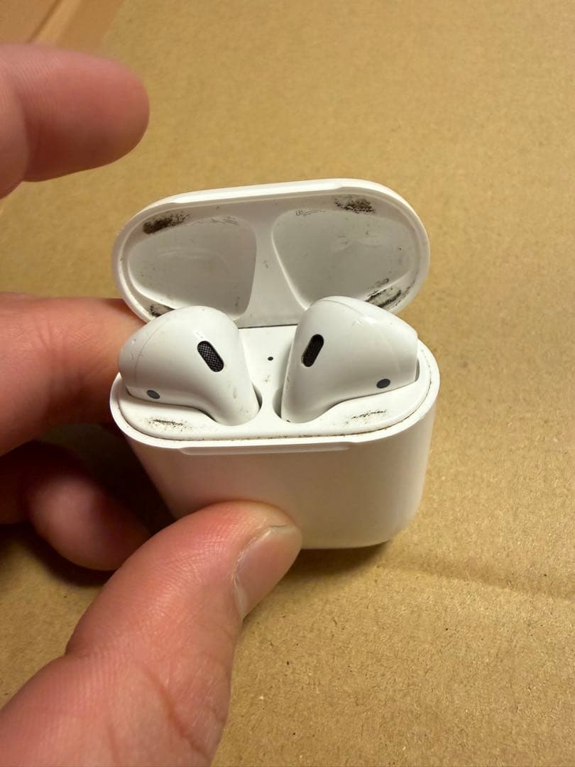 Apple AirPods 本体 充電ケース付き