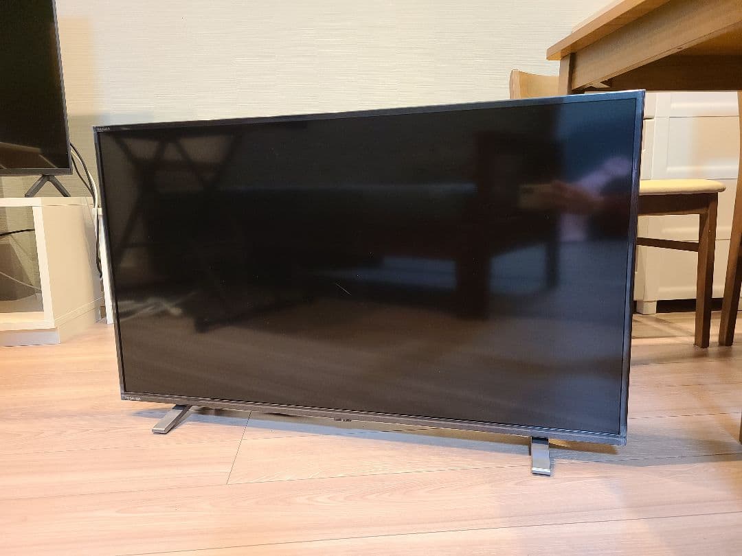 テレビ本体・ホワイト木製テレビボード2点セット