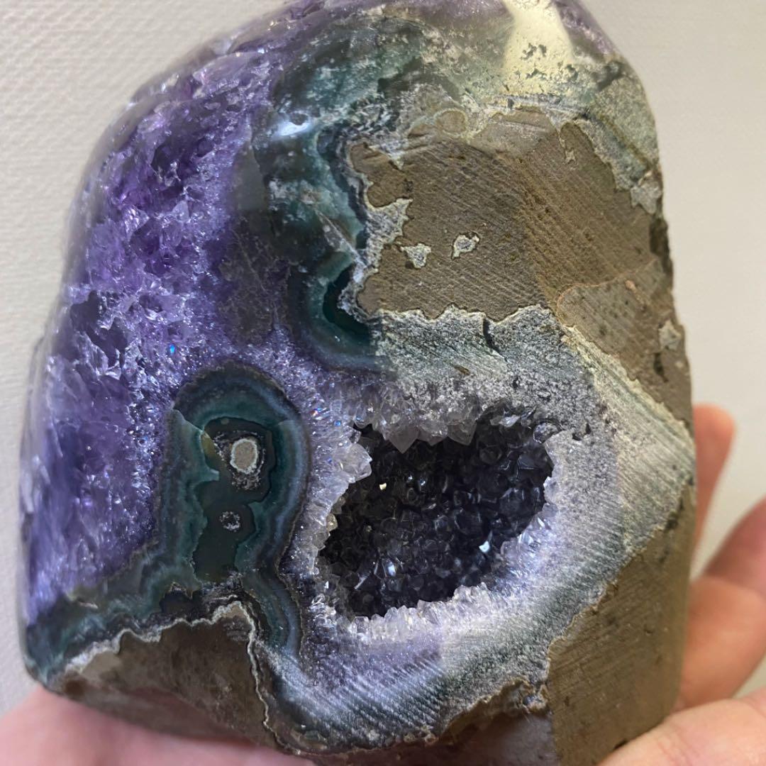 絶品☆濃紫の煌めき☆レインボー☆アメジストクラスターパワーストーン天然石A339