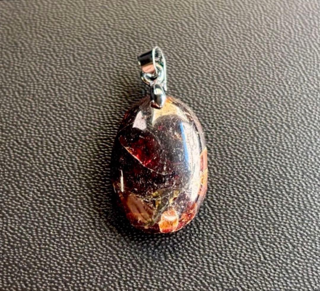 究極品質　絶大なパワーを宿す聖なる魔石　幻のトータスシェル・スファレライトのPT