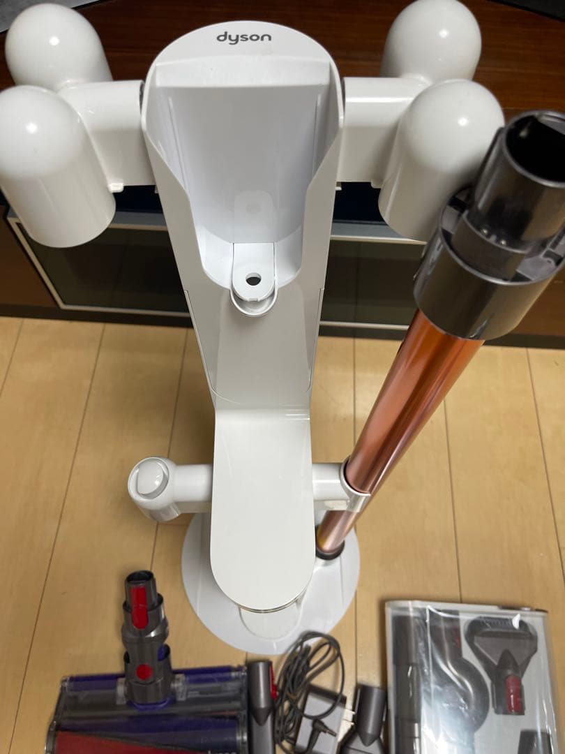 【美品】dyson V10 SV12　純正フロアドック付エコーモード73分