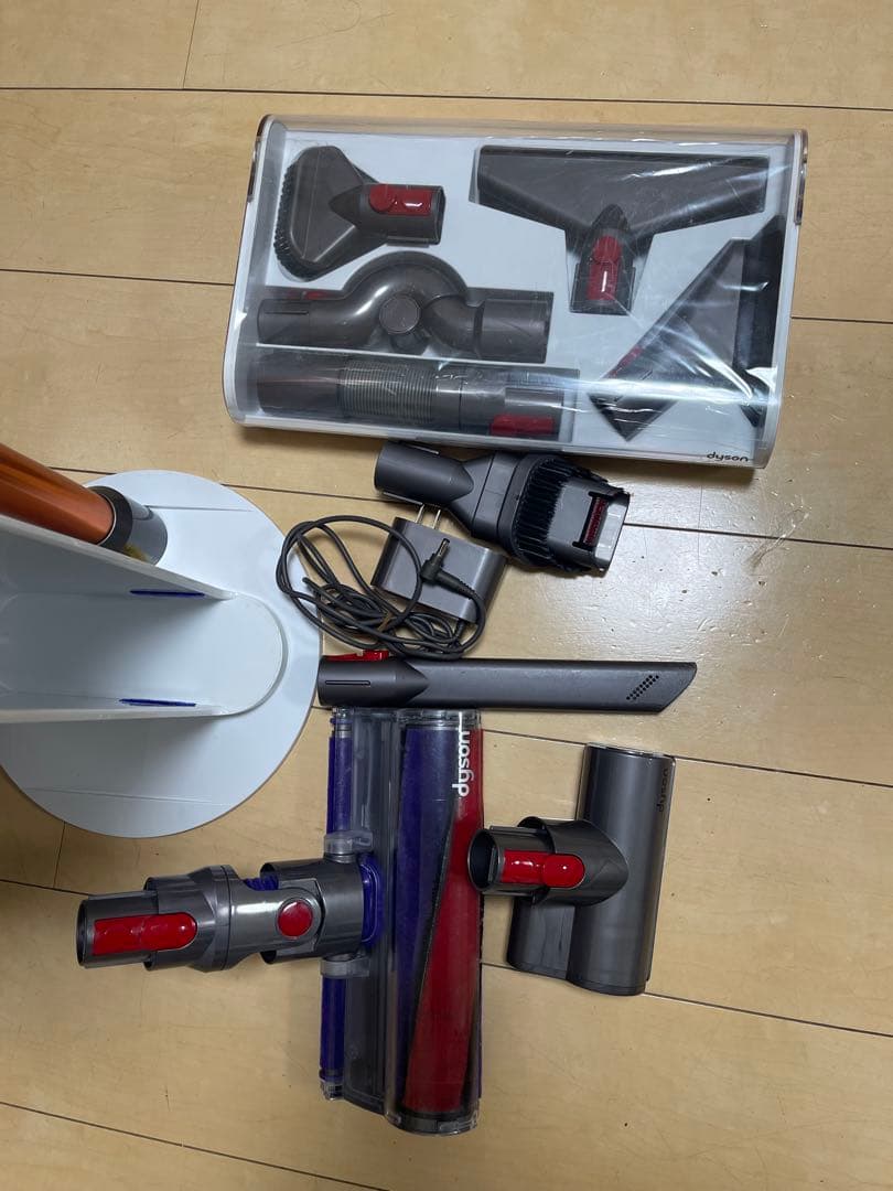 【美品】dyson V10 SV12　純正フロアドック付エコーモード73分