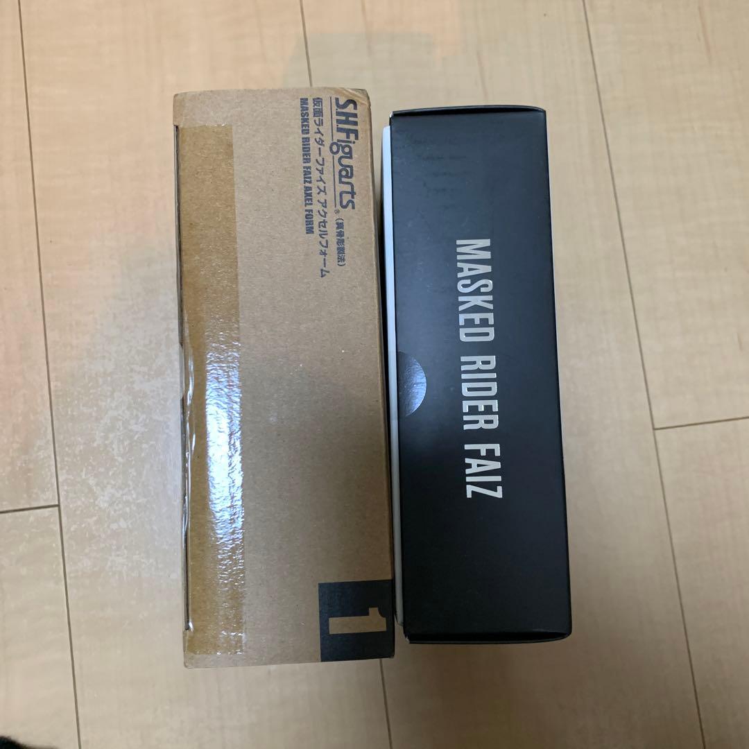 SH フィギュアーツ真骨頂　仮面ライダーファイズ　アクセルフォーム　セット