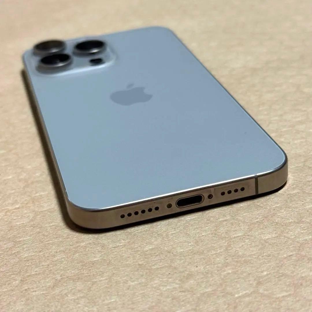 ズ*イ 【美品】Apple iPhone15 Pro Max 256GB