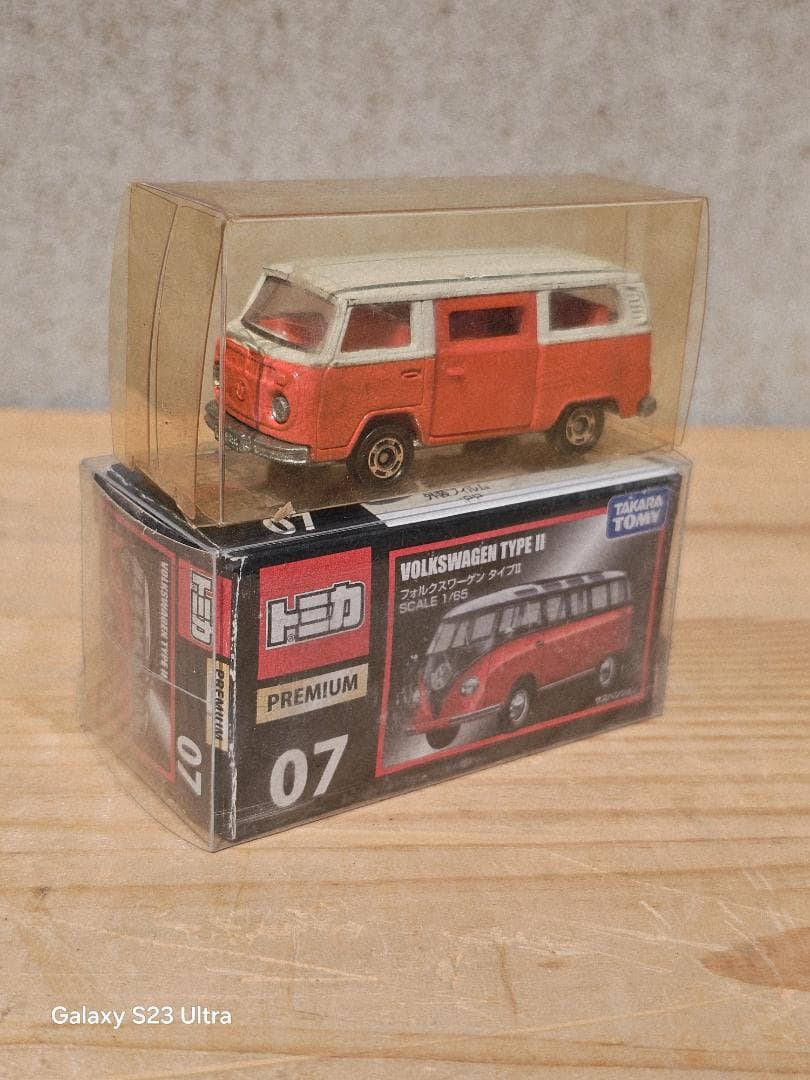 トミカ Volkswagen Type II ミニカー１９７７年、PREMIUM