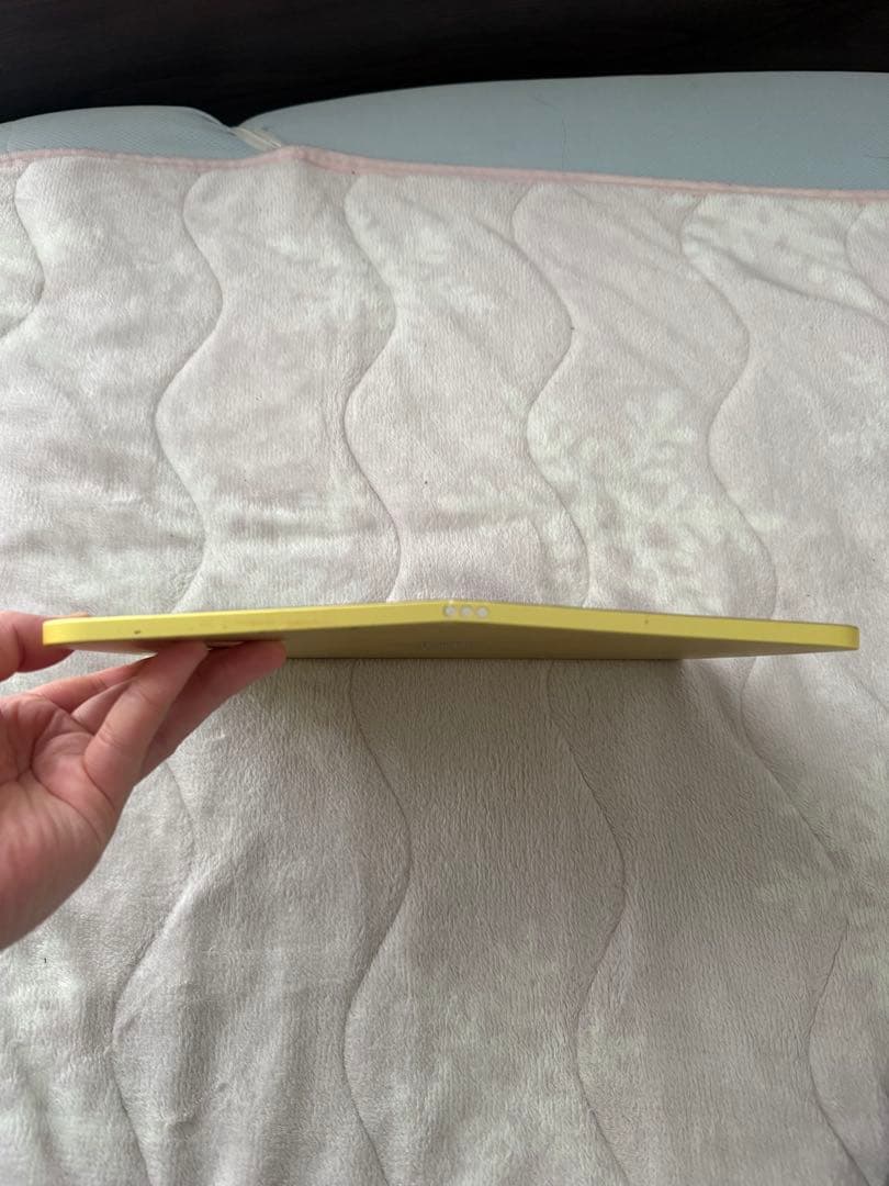 iPad A16 2025年モデル 256GBイエロー ジャンク品