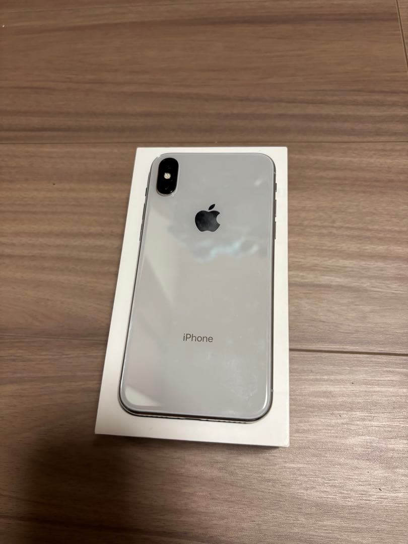 【未使用イヤフォン付】Apple iPhone X 64GB シルバー 本体