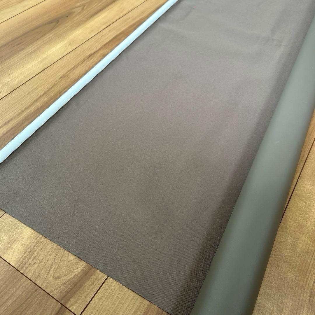 つっぱり式ロールスクリーン ブラウン 1級遮光　簡単取り付け　カーテン