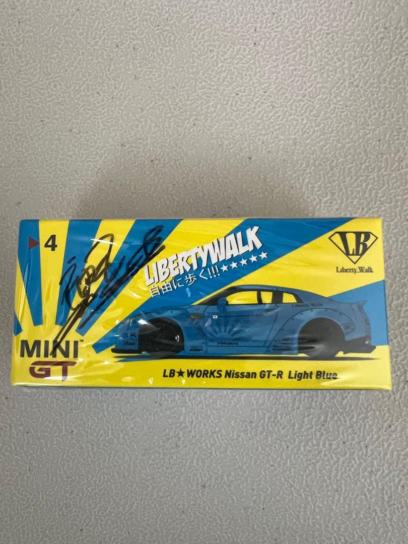 LB★WORKS Nissan GT-R ミニカー 2台セットサイン入り