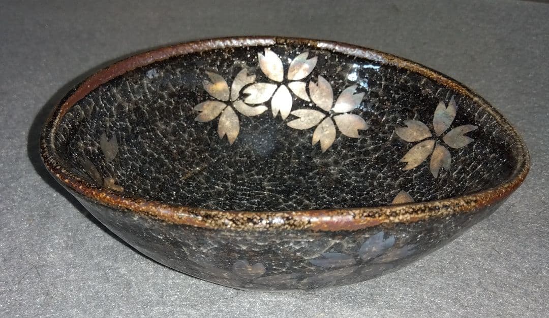 美濃焼の名工 三浦繁久作品　鼠志野紅葉紋様の向付け中鉢と中皿と大皿 の三種類