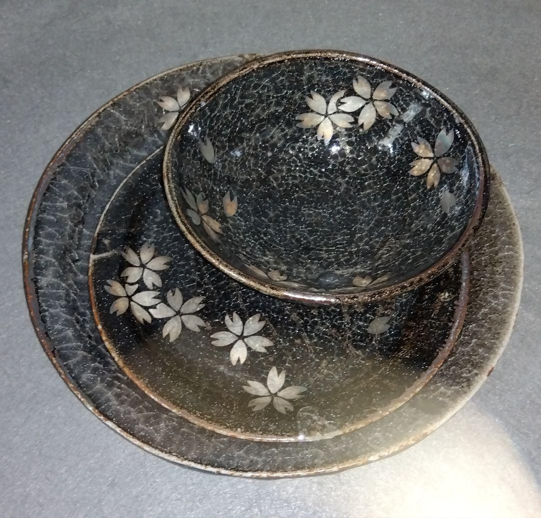 美濃焼の名工 三浦繁久作品　鼠志野紅葉紋様の向付け中鉢と中皿と大皿 の三種類