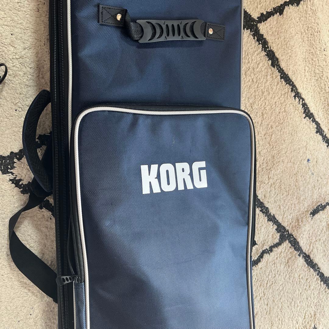 KORGKROSS 2シンセサイザー ホワイト ヘッドホン、シールド、ペダル付き