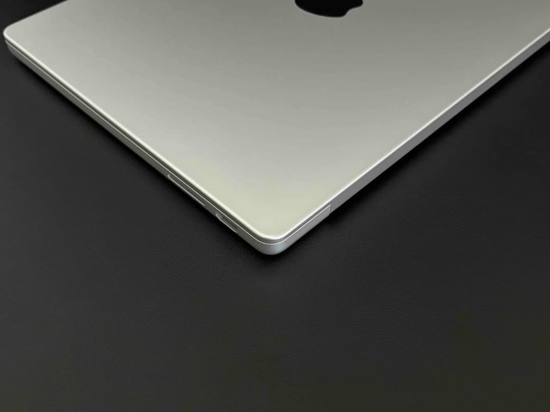 【美品】MacBook Pro (14㌅, M3, Nov2023)バッテリー◎