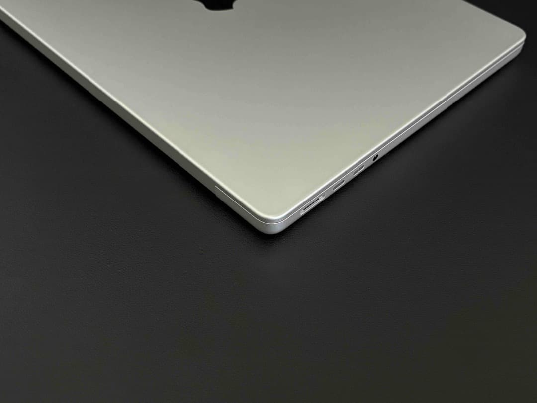 【美品】MacBook Pro (14㌅, M3, Nov2023)バッテリー◎