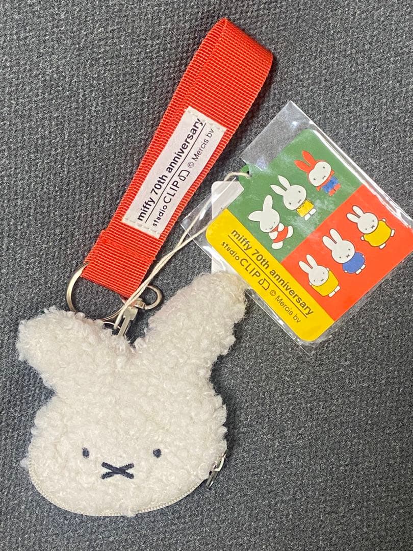 スタジオクリップミッフィー　ナインチェ　ベルト付きフェイスポーチ