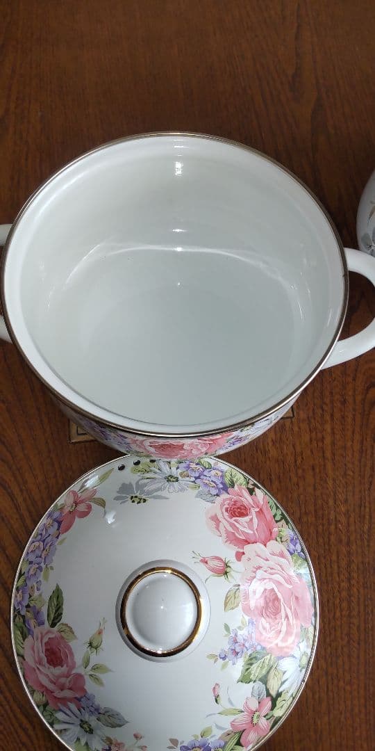 新品 エジリー花柄陶器鍋セット（大・小）