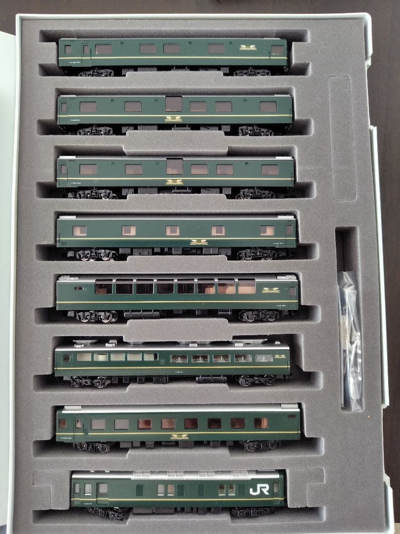JR24系客車（特別なトワイライトエクスプレス８両フル編成セット限定品）