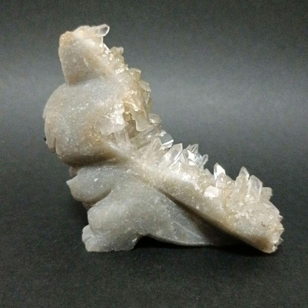 うさぎ 兎　怪獣　水晶クラスター　クリスタル　彫刻　天然石　パワーストーン　置物