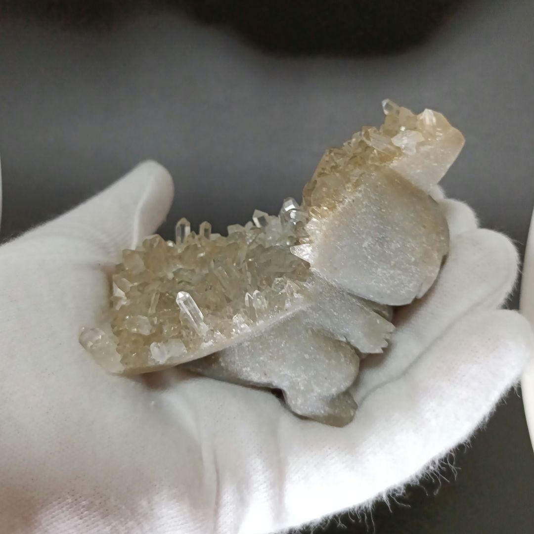 うさぎ 兎　怪獣　水晶クラスター　クリスタル　彫刻　天然石　パワーストーン　置物