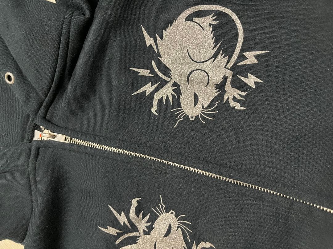 ロットングラフティー ジップアップフーディ