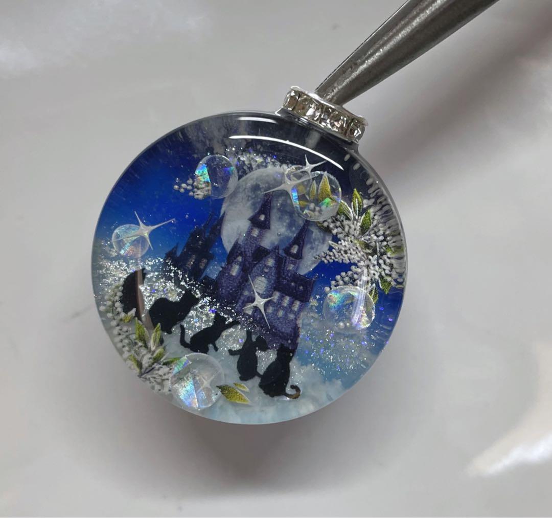 展示用/レジン/お城と子猫達　アカシア　蓄光　オルゴナイトネックレス