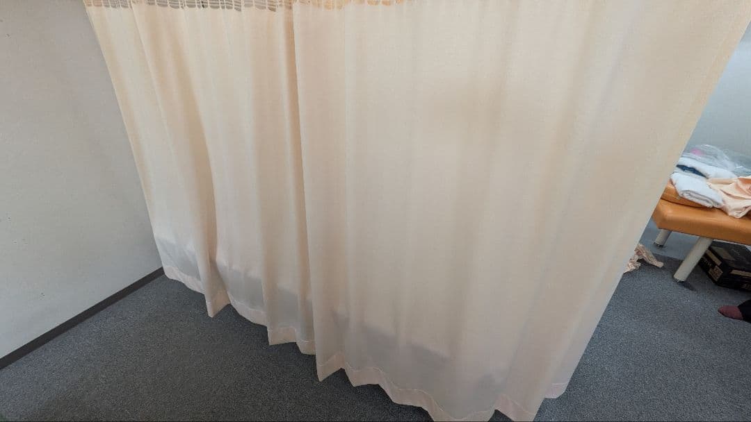 カーテン　整骨院　整体　病院　施設　リリカラ　４枚セット