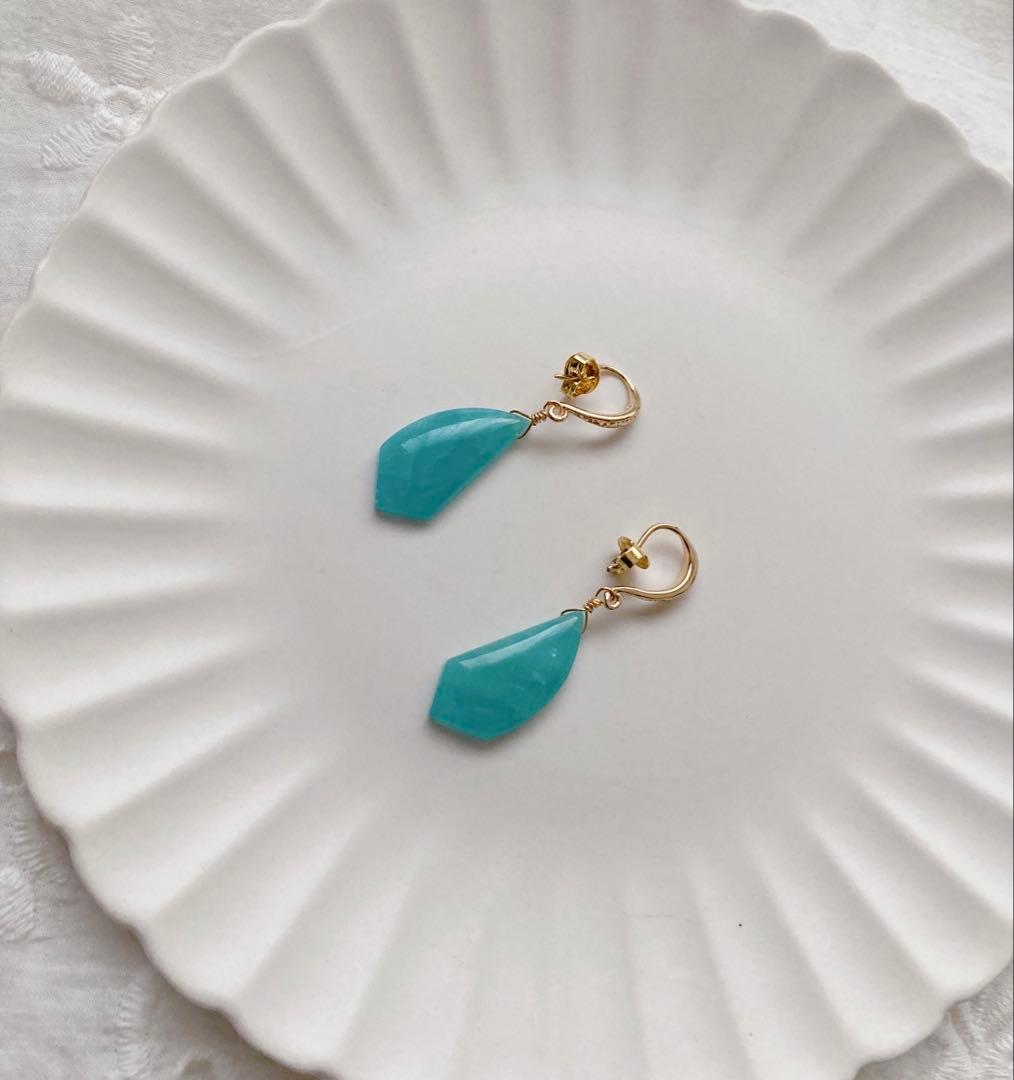 [No.62] パライバカラー アマゾナイトのピアス イヤリング 14kgf