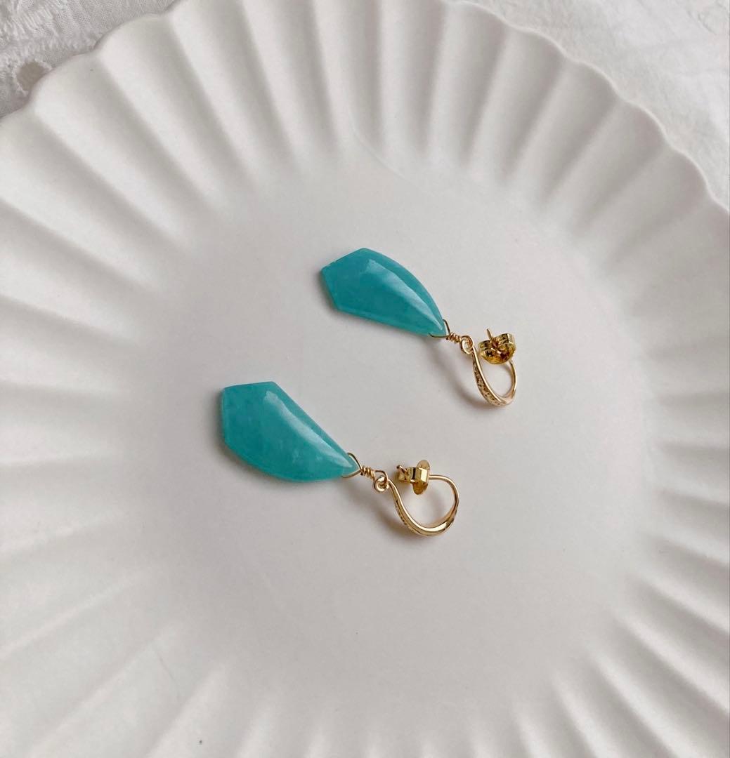 [No.62] パライバカラー アマゾナイトのピアス イヤリング 14kgf