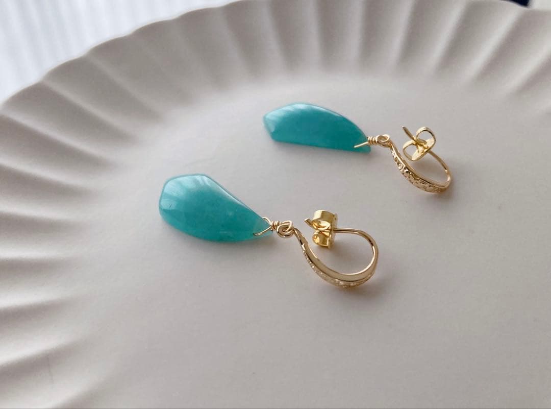 [No.62] パライバカラー アマゾナイトのピアス イヤリング 14kgf