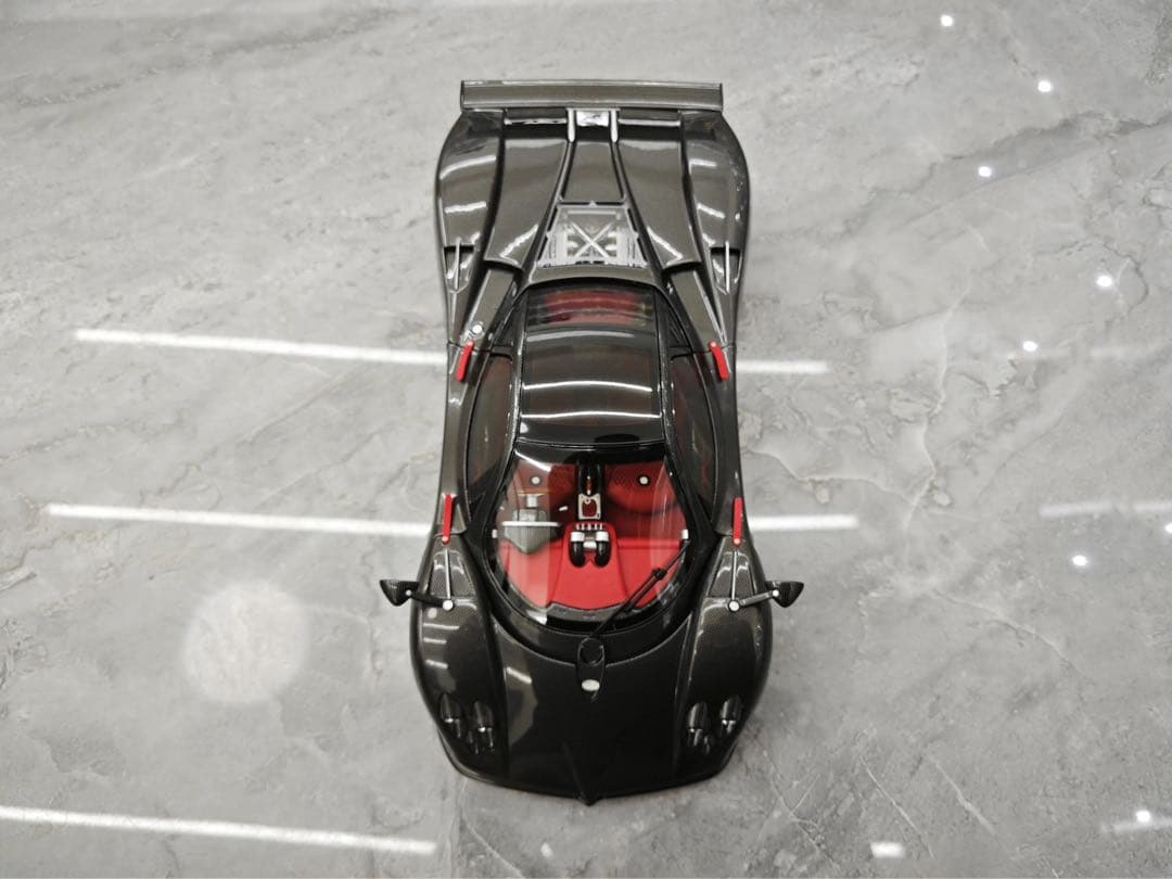 Almost Real 1/18 パガーニ ゾンダ ブラックカーボン 当日発送