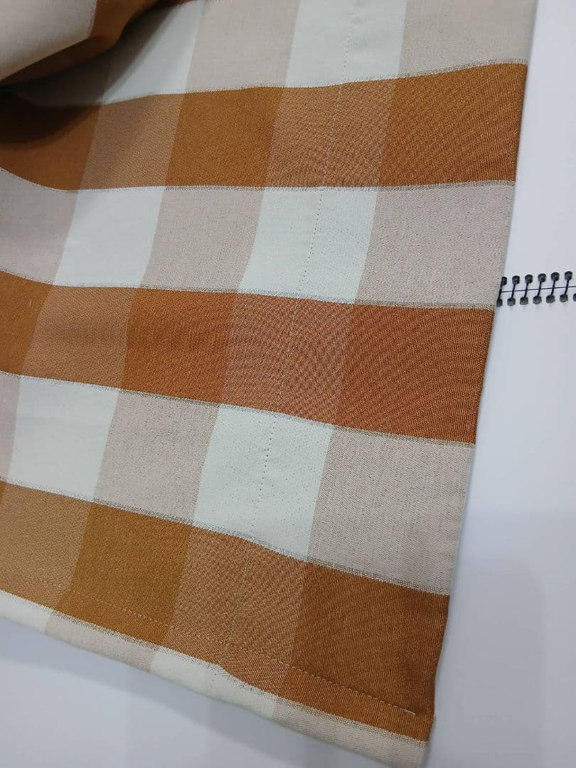 茶系オレンジ色と白のギンガムチェックカーテン