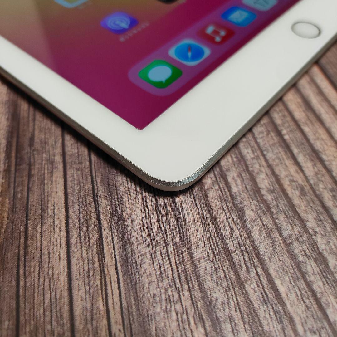 Apple iPad 第6世代 32GB SIMフリー シルバー 美品