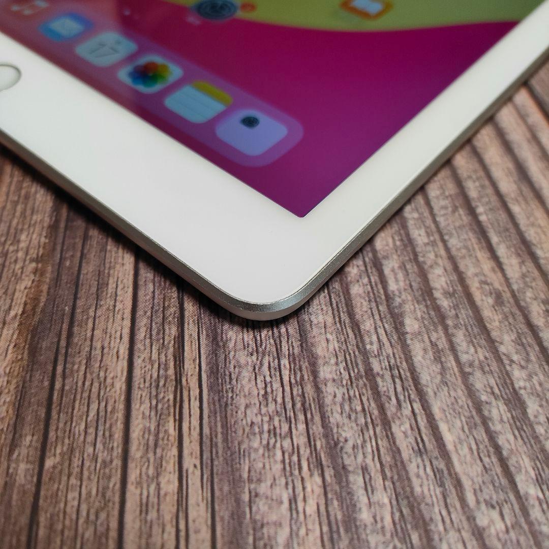 Apple iPad 第6世代 32GB SIMフリー シルバー 美品