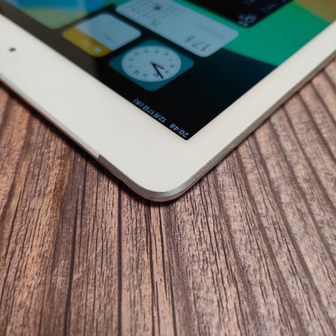 Apple iPad 第6世代 32GB SIMフリー シルバー 美品