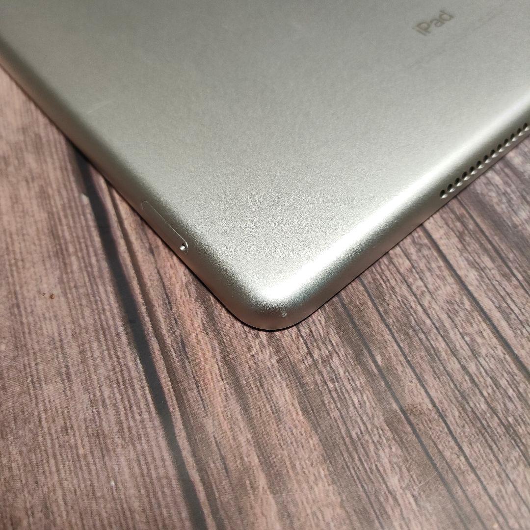Apple iPad 第6世代 32GB SIMフリー シルバー 美品
