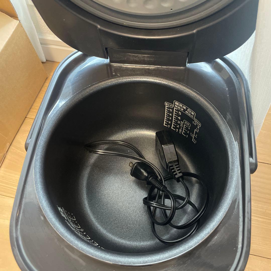 美品　アイリスオーヤマ　炊飯器　5.5合