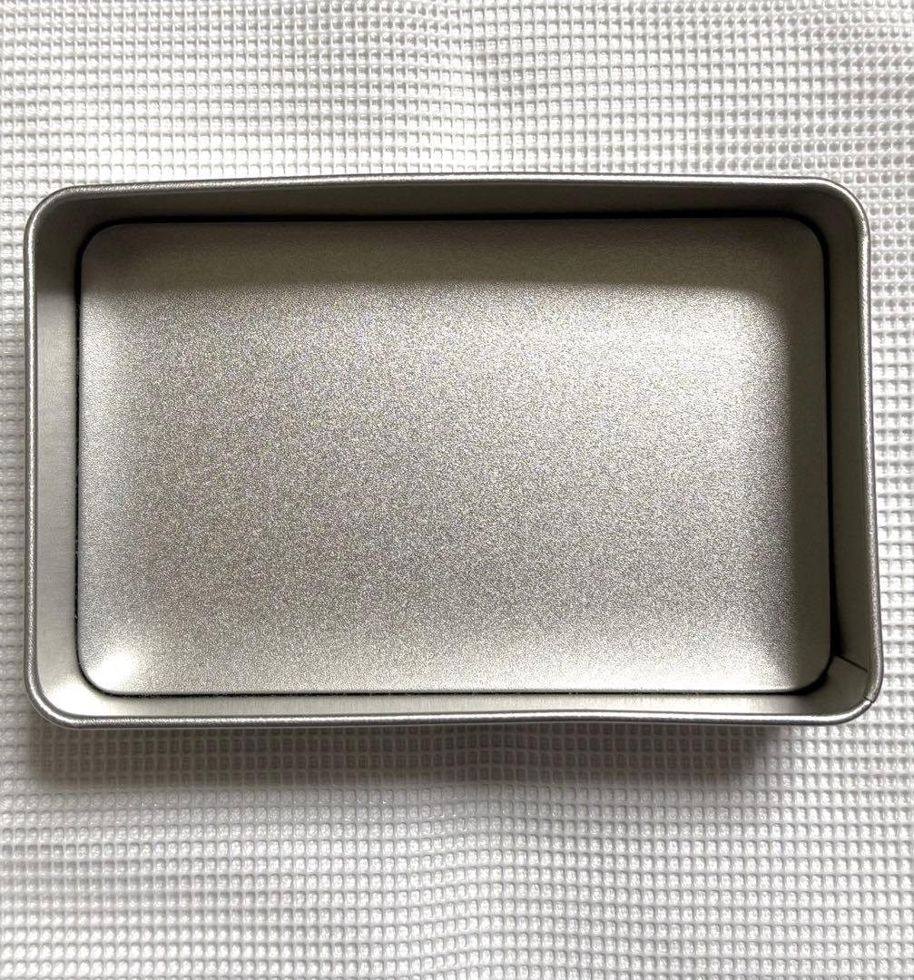 時光代理人 マルイコラボ メモ入り 缶ケース トキ ヒカル リン