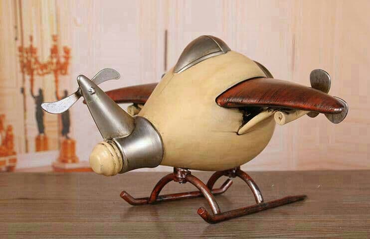 ヨーロッパ式レトロな飛行機の置き時計時計がテーブルを飾る時の時計の置物w45