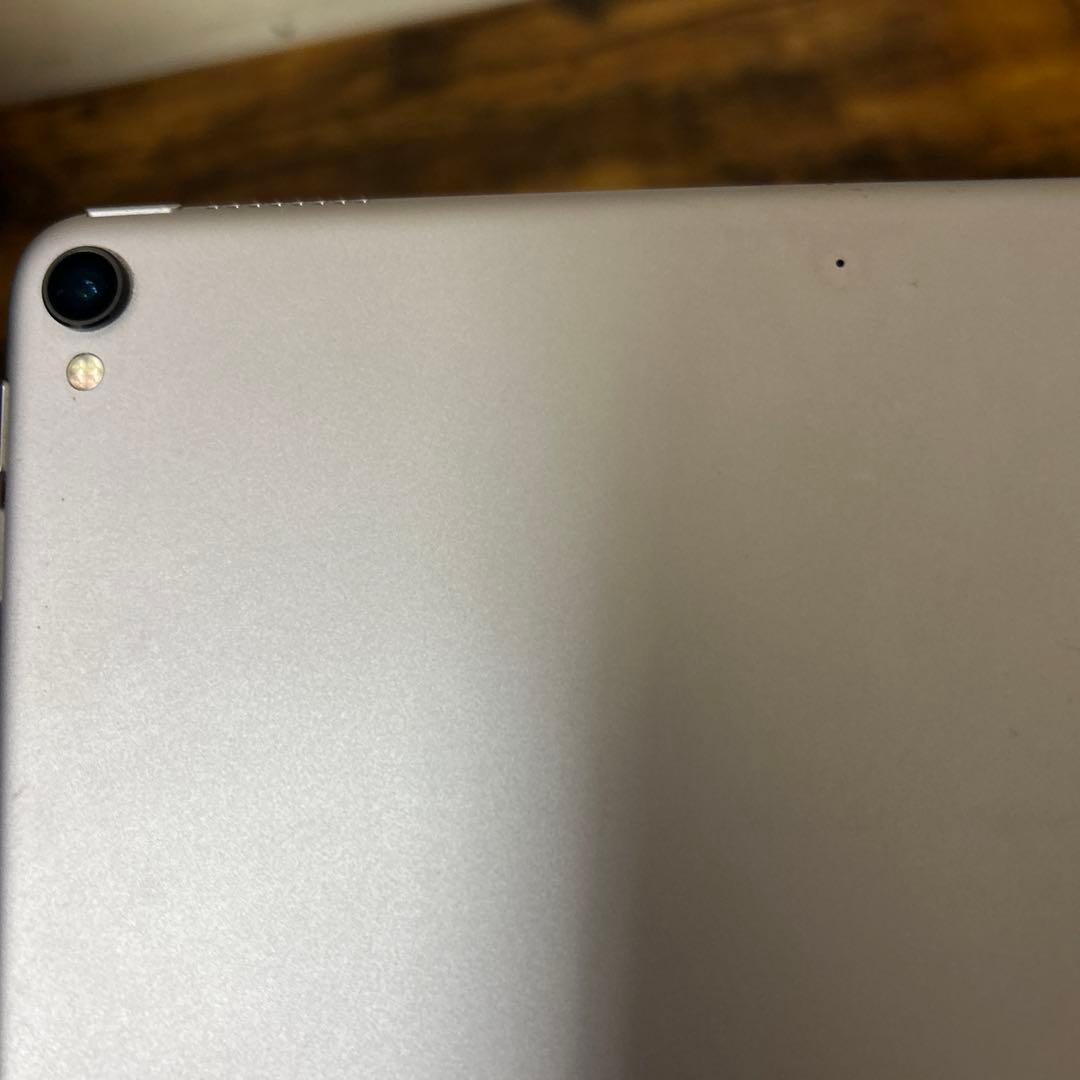 iPadPro 2ー10.5[WiFi64G] グレイシルバー　中古　訳あり