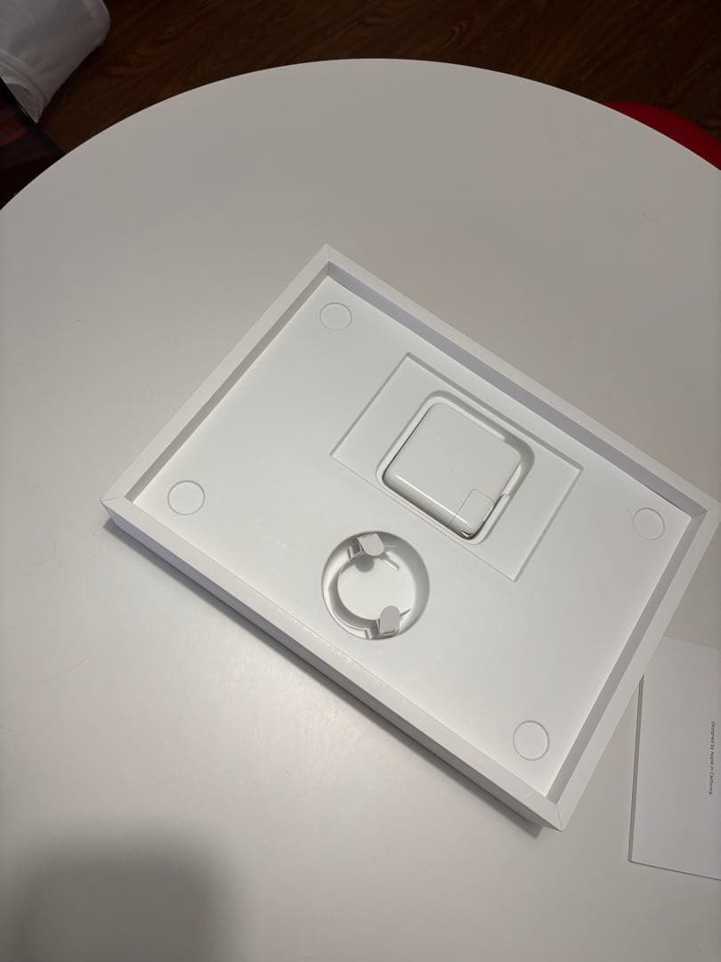 【美品】MacBook Pro M2チップ