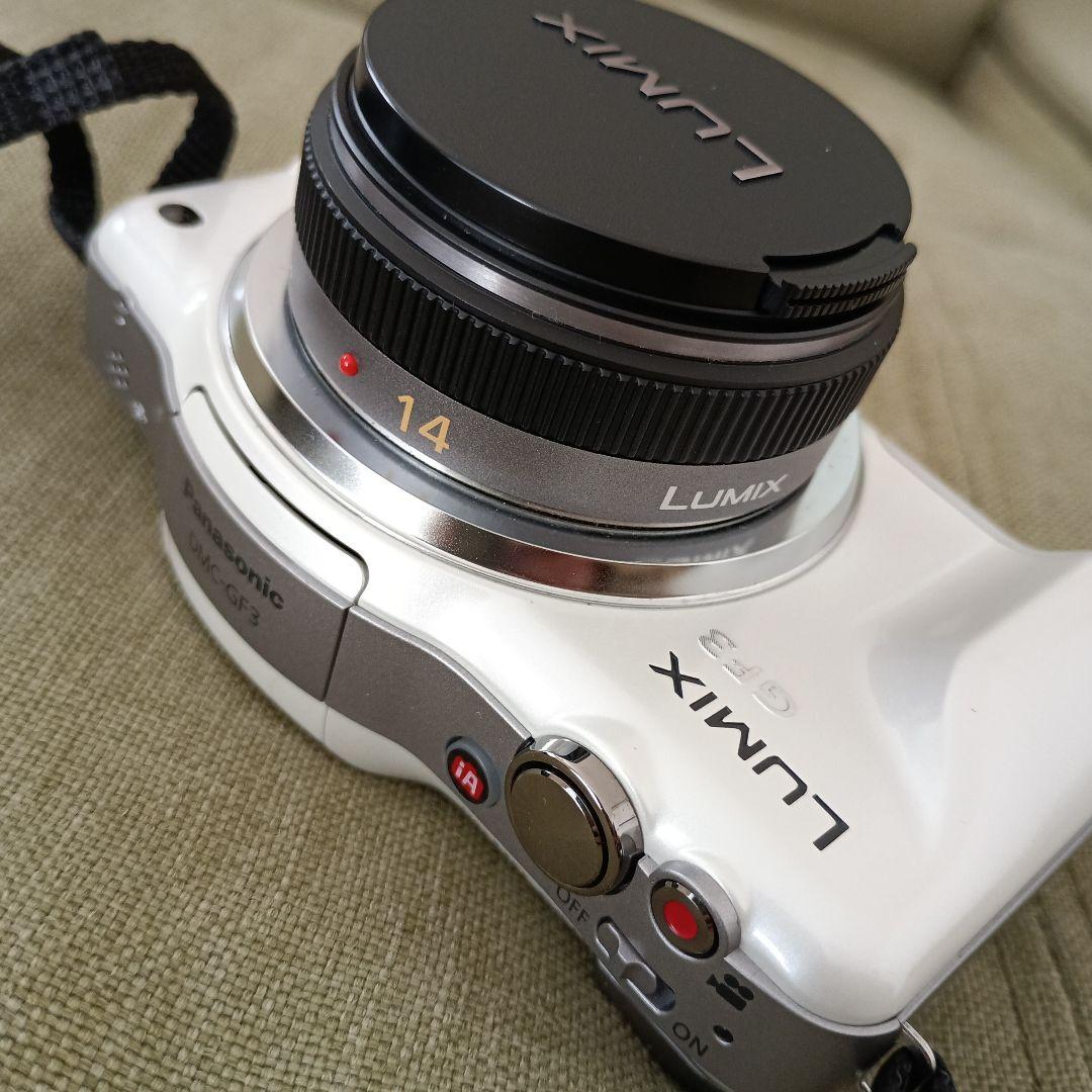 美品Panasonic ルミックスミラーレス 一眼カメラ　ホワイ DMC-GF3