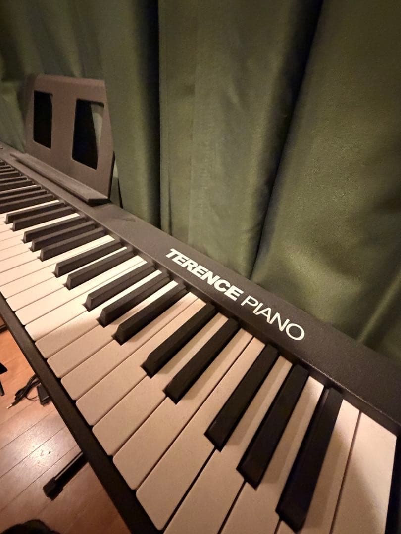 TERENCE PIANO（88鍵）＋ペダル付き＋Xスタンド付き