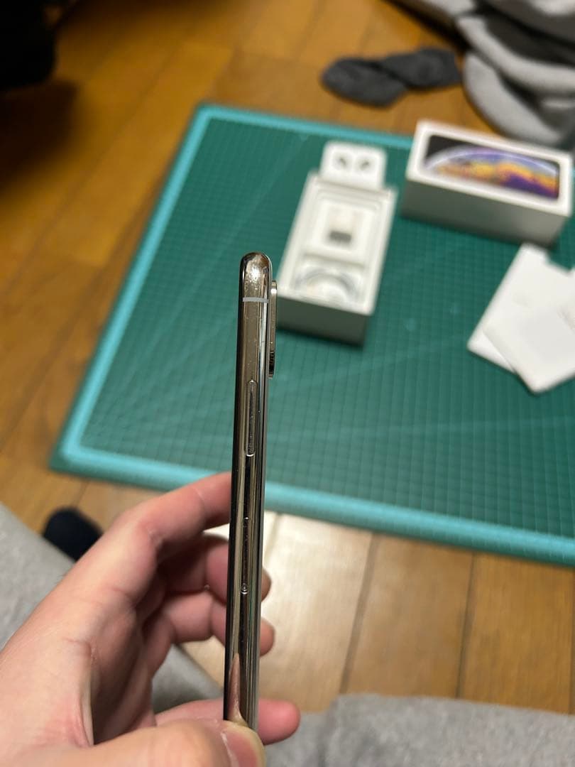 iPhone XS シルバー 64GB docomo